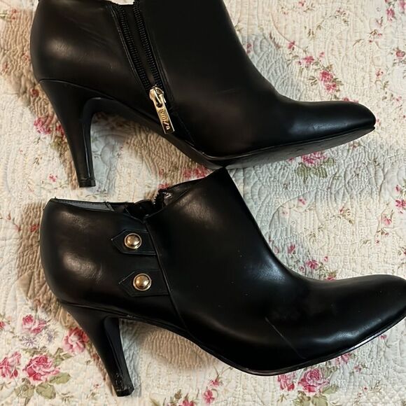 Black boots   - Picture 2 of 3